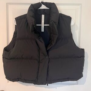 EUC Lululemon super cropped puff vest. Removable hood NOT included. Sz 10. Black